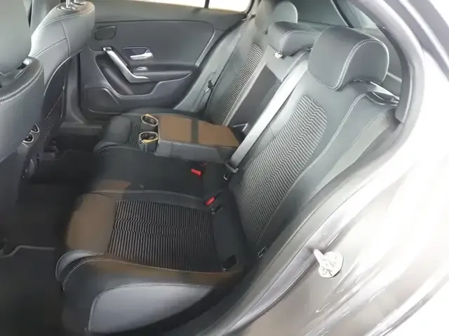 Mercedes-Benz A 220