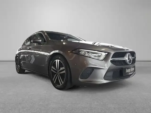 Mercedes-Benz A 220