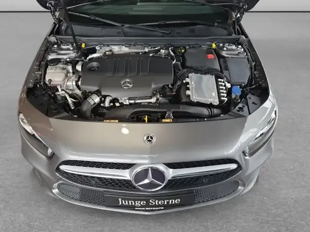 Mercedes-Benz A 220