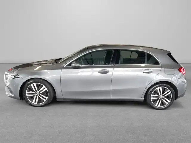 Mercedes-Benz A 220
