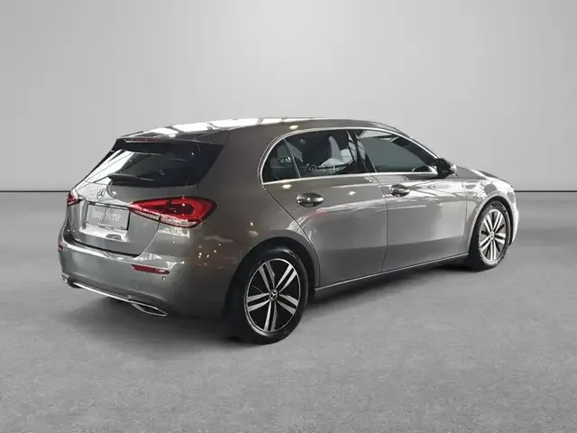 Mercedes-Benz A 220