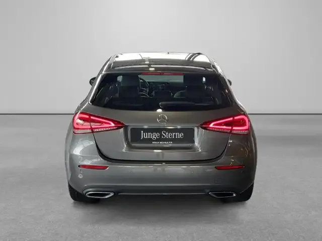 Mercedes-Benz A 220