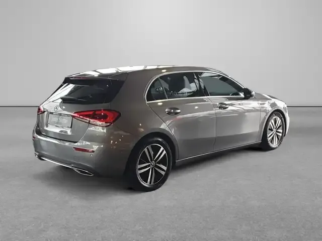 Mercedes-Benz A 220