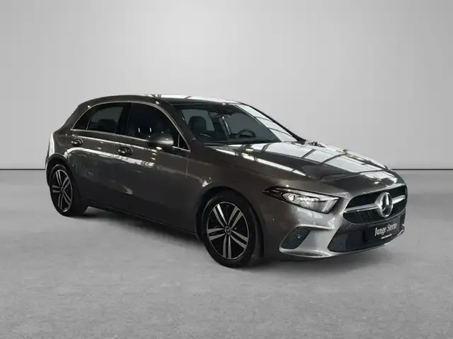 Mercedes-Benz A 220