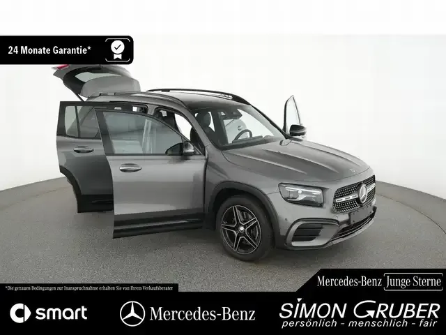 Mercedes-Benz GLB 220