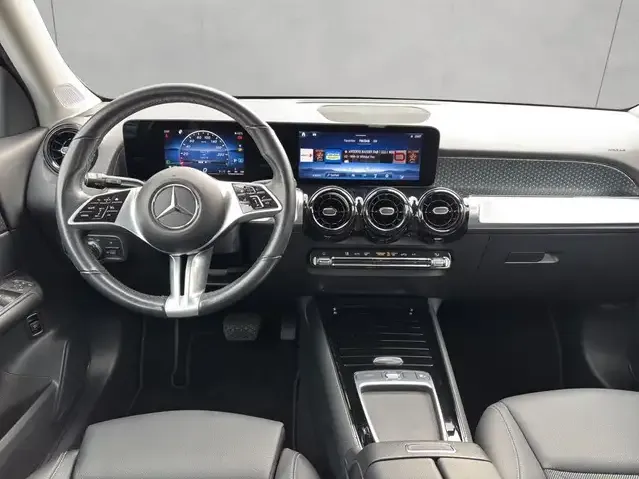 Mercedes-Benz GLB 200