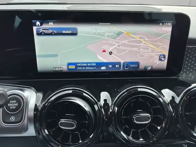 Mercedes-Benz GLB 200