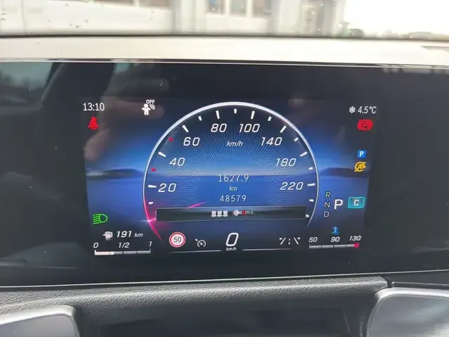 Mercedes-Benz GLB 200