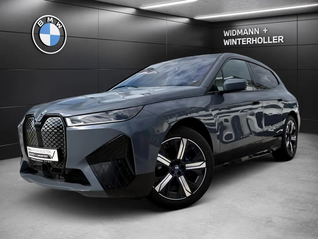 BMW iX
