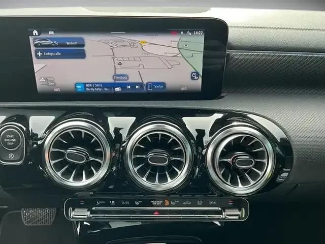Mercedes-Benz CLA 180