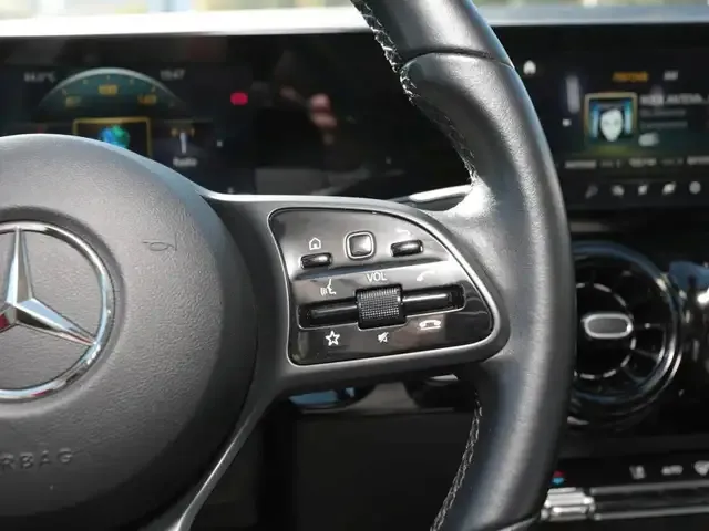 Mercedes-Benz GLA 180
