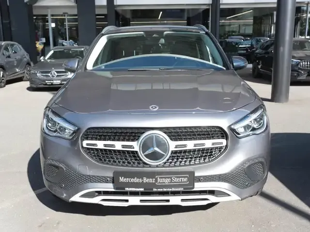 Mercedes-Benz GLA 180