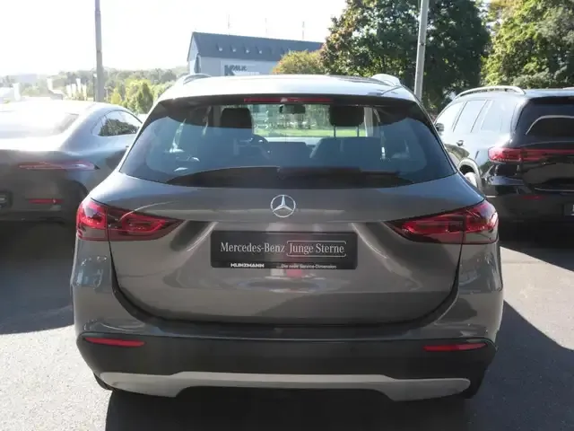 Mercedes-Benz GLA 180