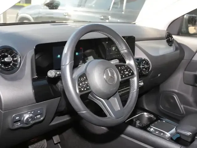Mercedes-Benz GLA 180