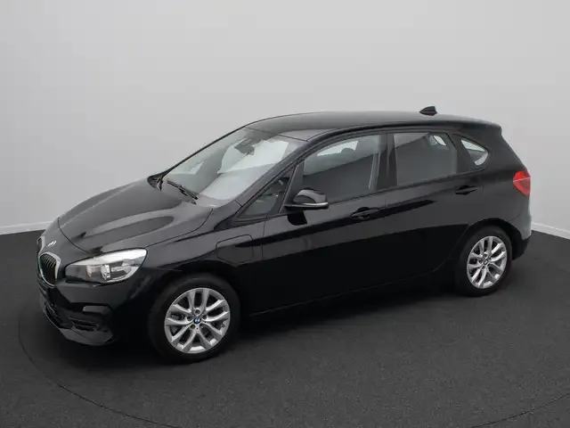 BMW 225