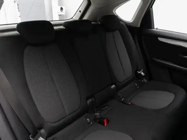 BMW 225