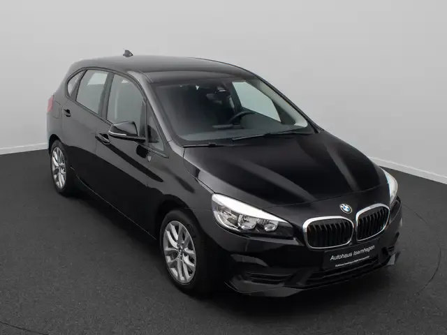 BMW 225