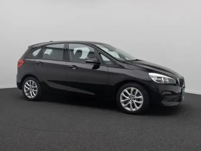 BMW 225