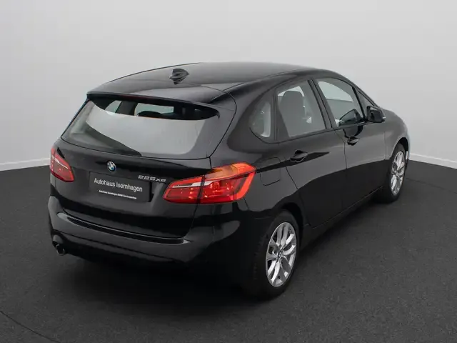 BMW 225