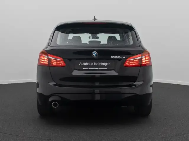 BMW 225