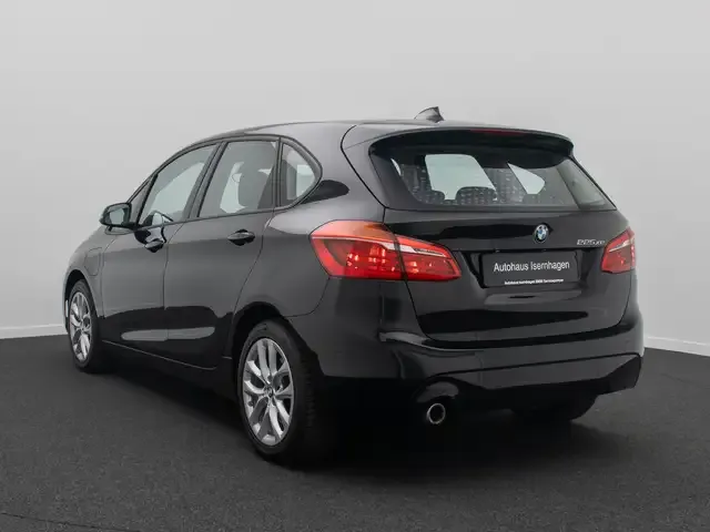 BMW 225