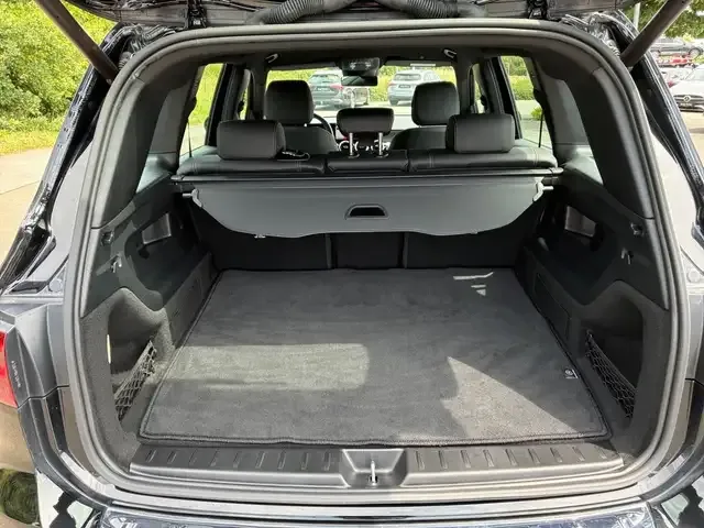 Mercedes-Benz GLB 220