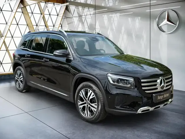Mercedes-Benz GLB 220
