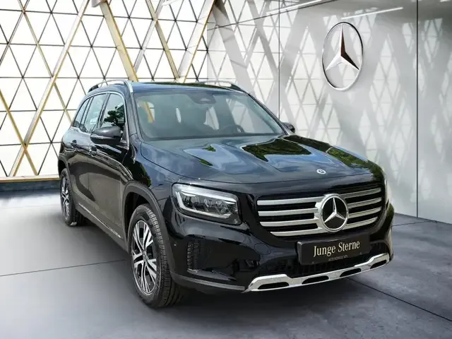 Mercedes-Benz GLB 220