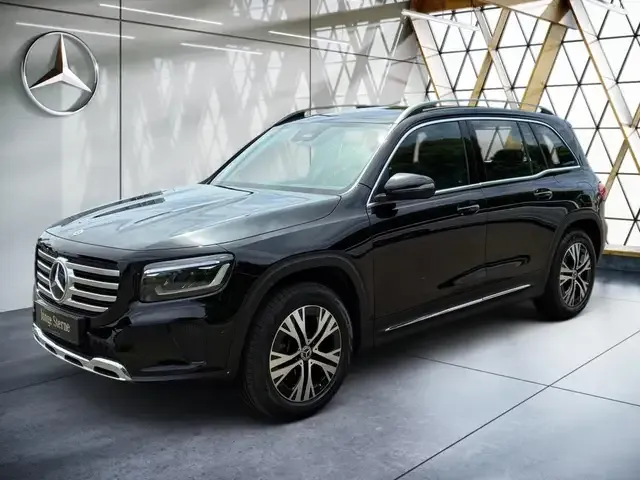 Mercedes-Benz GLB 220