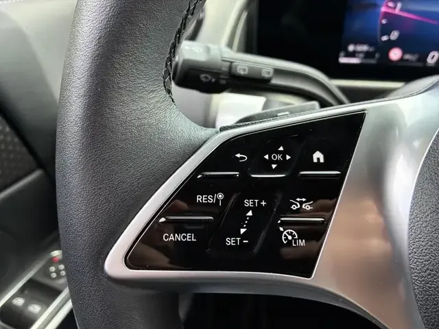 Mercedes-Benz GLB 220