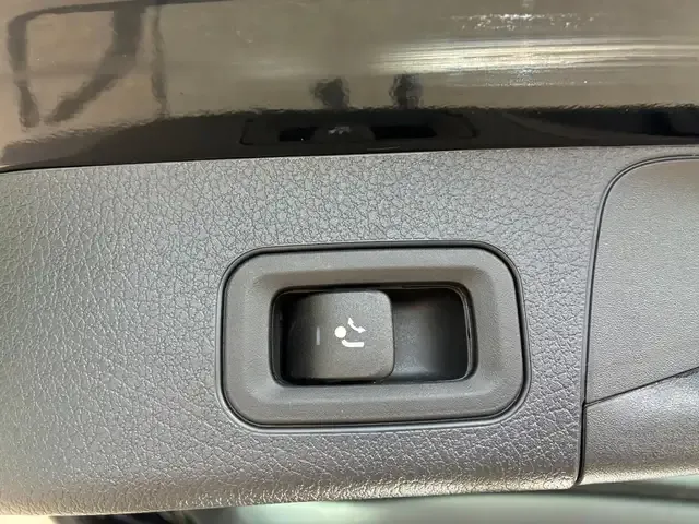 Mercedes-Benz GLB 220