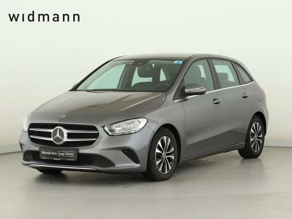 Mercedes-Benz B 180