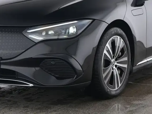 Mercedes-Benz EQE 300