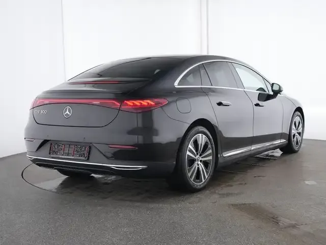 Mercedes-Benz EQE 300