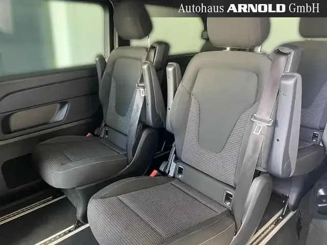 Mercedes-Benz V 220