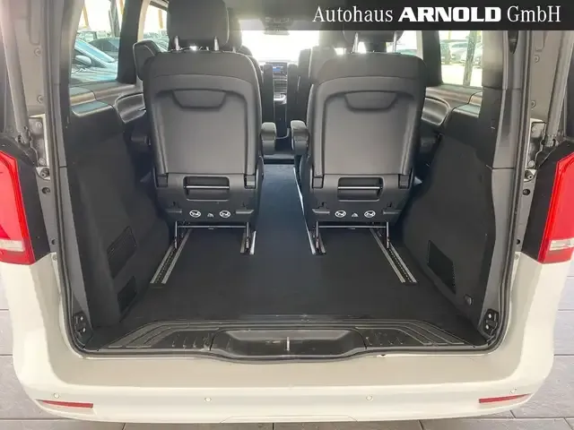Mercedes-Benz V 220
