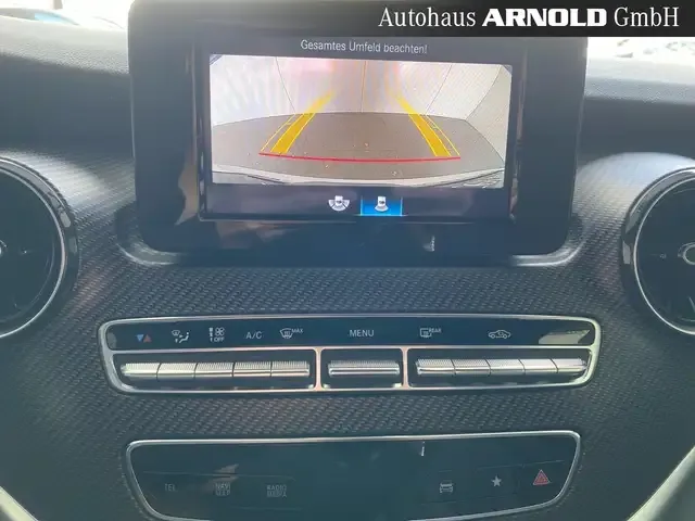 Mercedes-Benz V 220