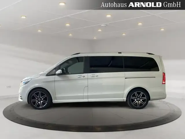 Mercedes-Benz V 220