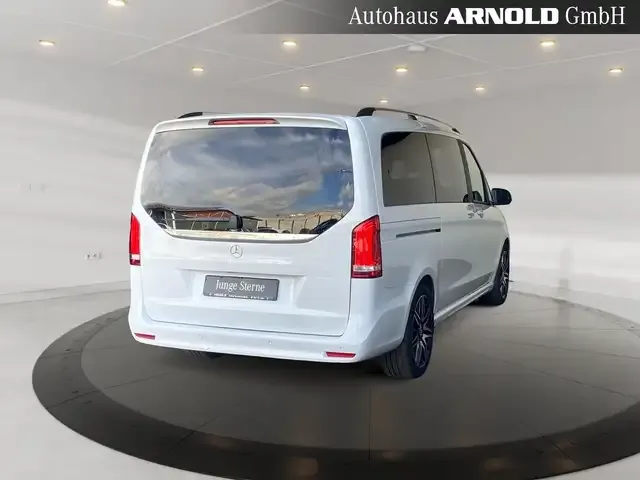 Mercedes-Benz V 220