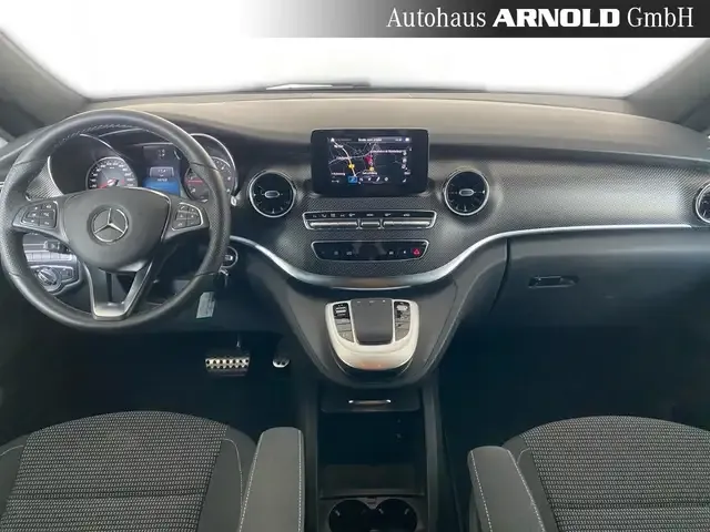 Mercedes-Benz V 220