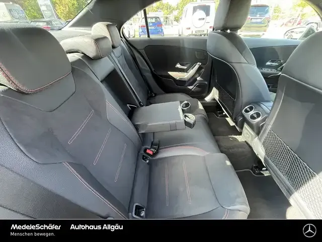 Mercedes-Benz A 220