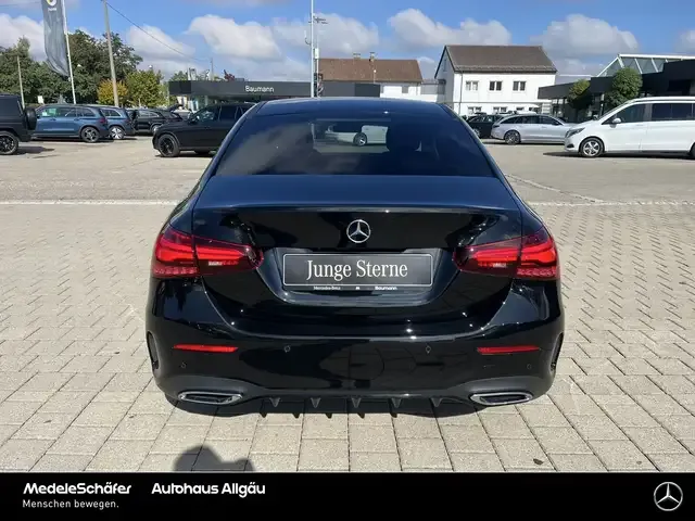 Mercedes-Benz A 220