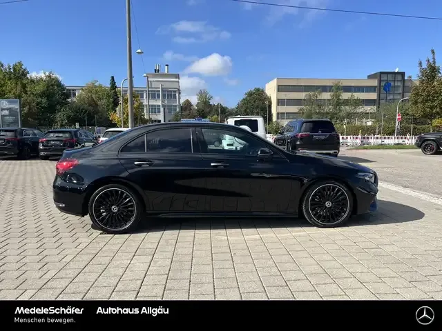 Mercedes-Benz A 220