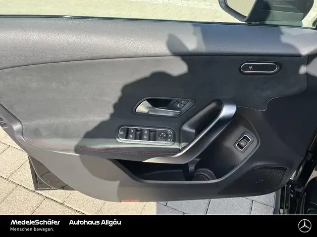 Mercedes-Benz A 220