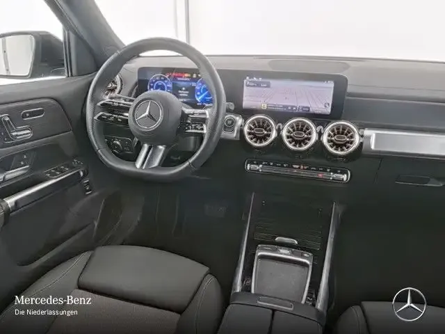 Mercedes-Benz EQB 300