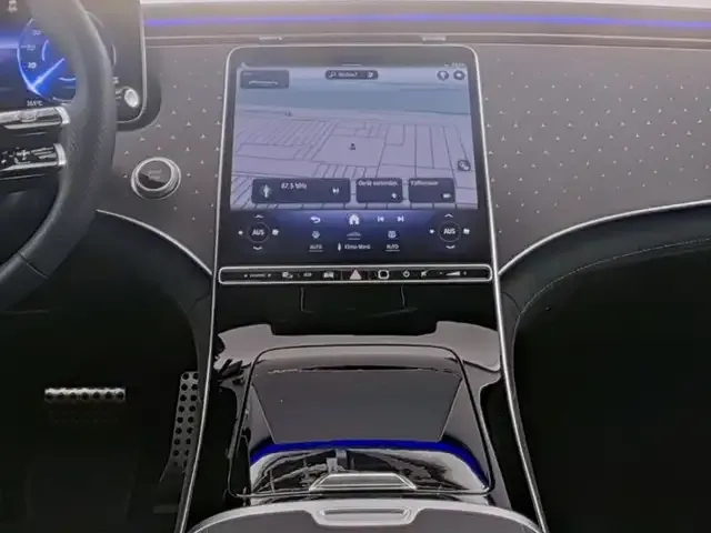 Mercedes-Benz EQE 300