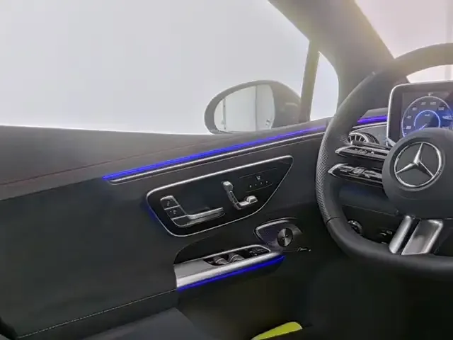 Mercedes-Benz EQE 300