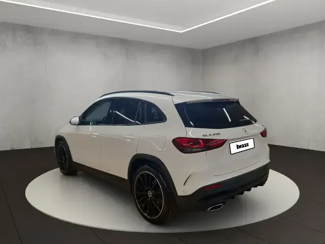 Mercedes-Benz GLA 250
