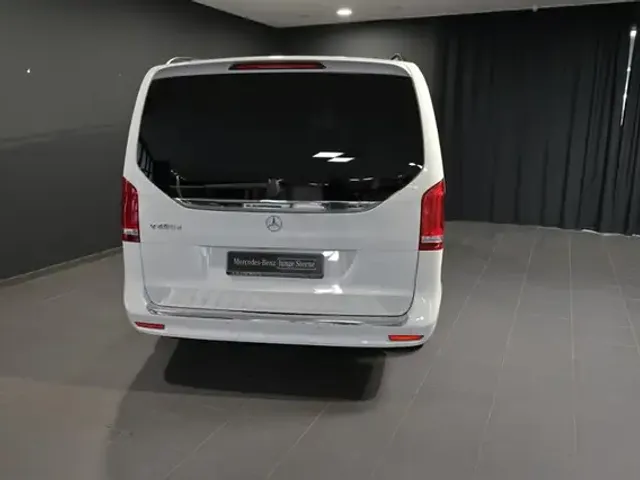 Mercedes-Benz V 250