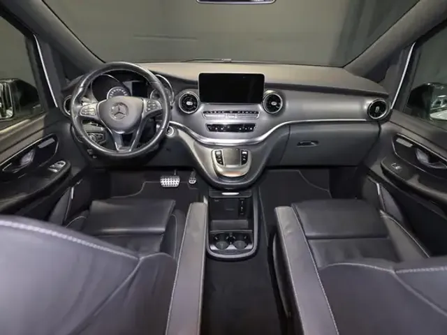 Mercedes-Benz V 250